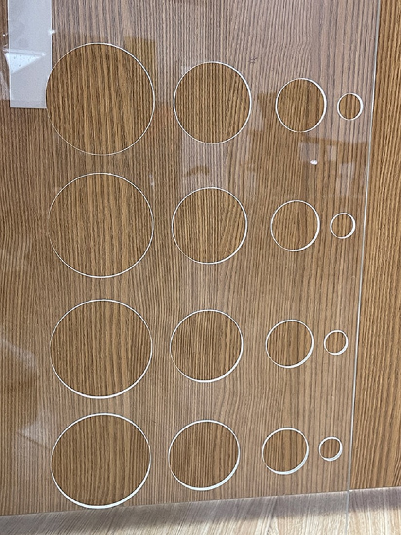 Amostra de Safira processada a laser